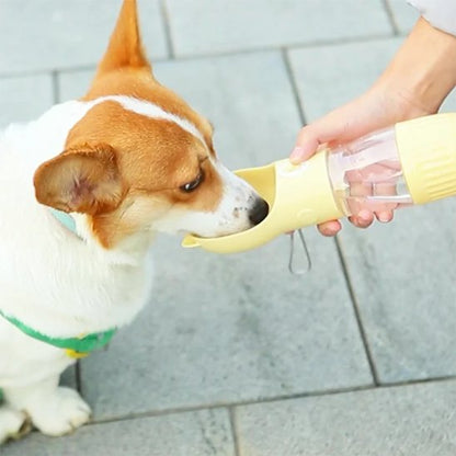 Gourde pour chien avec bouton de distribution contrôlée pour libérer l'eau uniquement à la demande