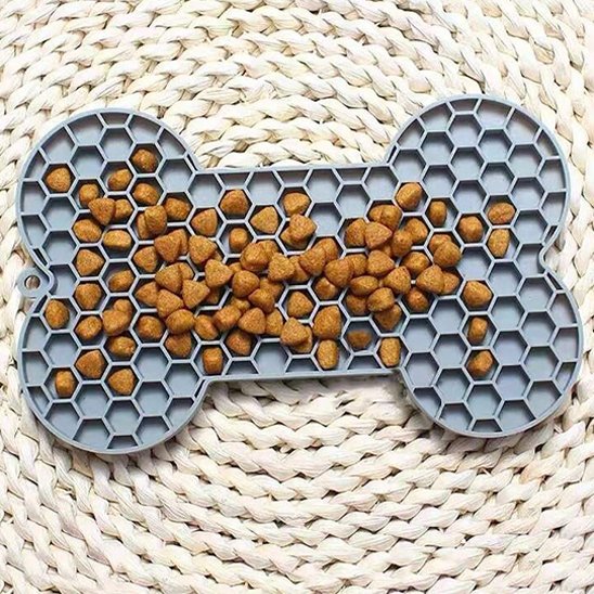 Tapis de lechage chien gris